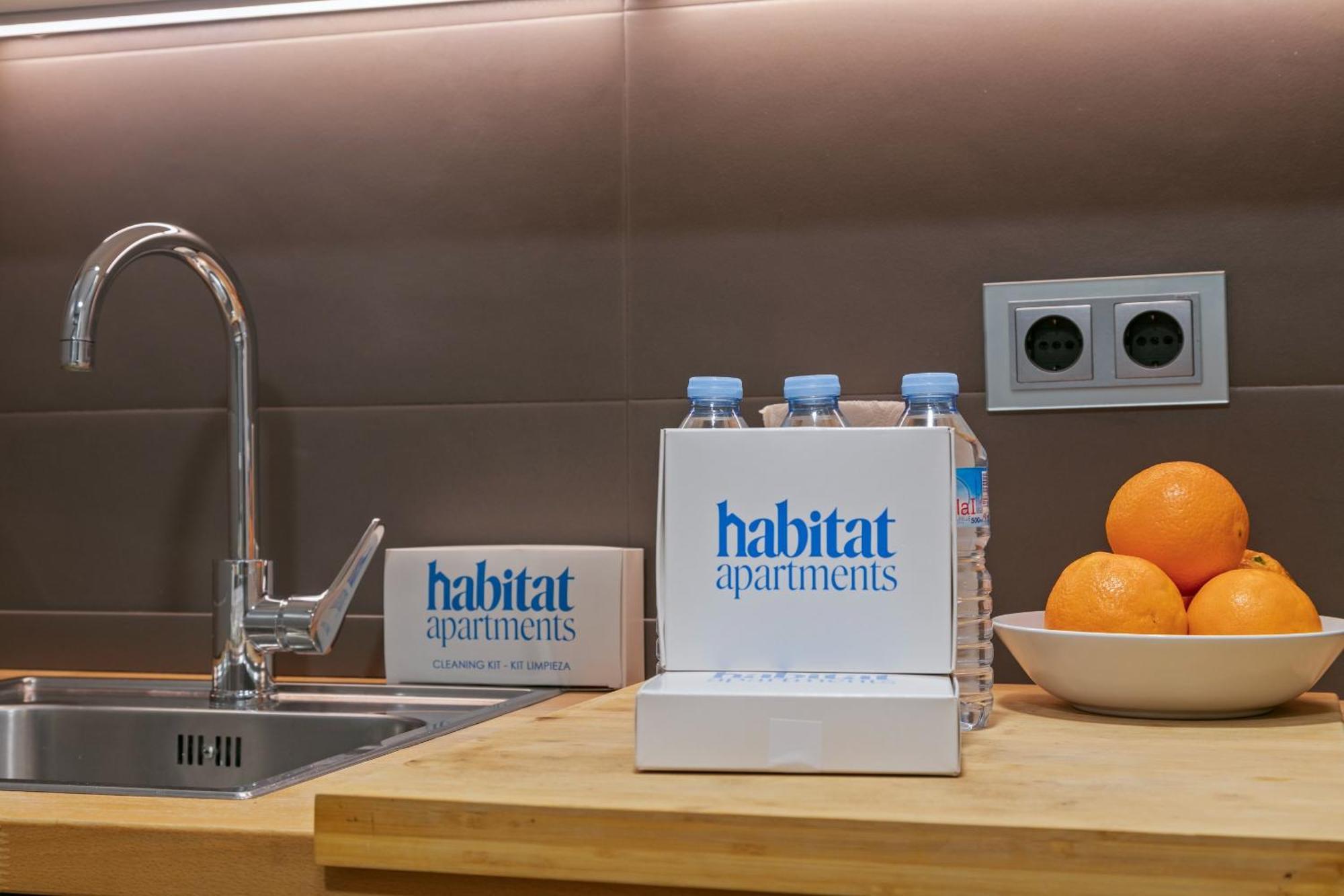 Habitat Apartments Teatre L'Hospitalet de Llobregat Luaran gambar